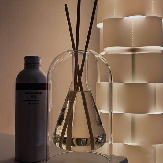 Crystal glass aromatherapy diffuser with natural reed sticks, Premium crystal glass aromatherapy diffuser bottles for home, Elegant crystal glass aromatherapy diffuser with essential oils